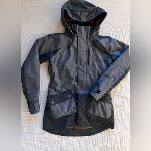BURTON GREY SNOWBOARDING JACKET COAT FROM THE WHITE COLLECTION SIZE SMALL